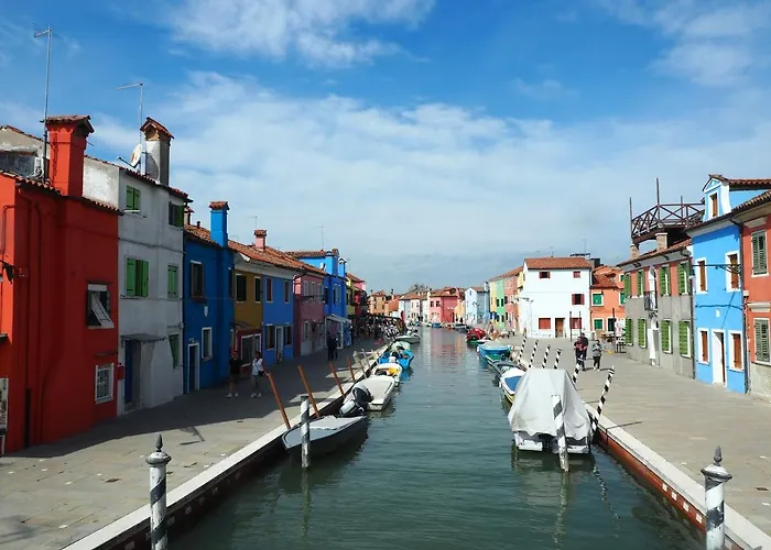 Venice Luxury Watersdoor